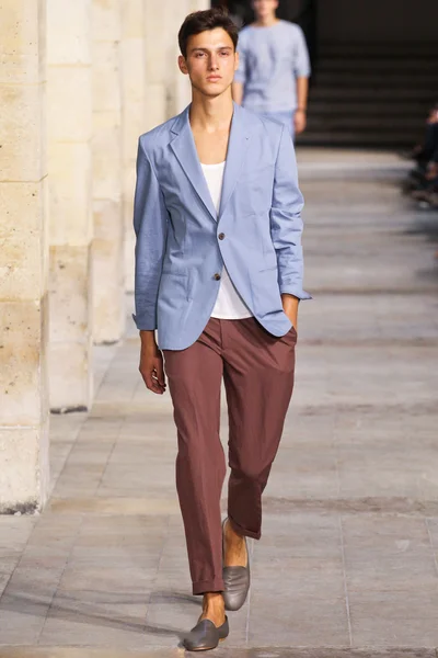 Look 17